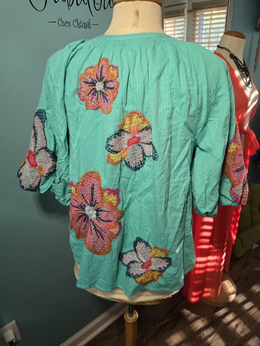 Maeve Athropologie Embroidered Peasant Top - Picture 5 of 7